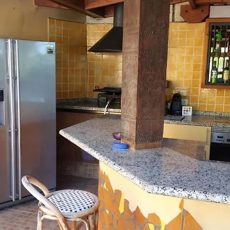 Semesterbostad Casa Sevilla Mit Hellem Wohnbereich Und Terrasse Guía de Isora