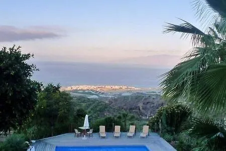 Casa Sevilla Mit Hellem Wohnbereich Und Terrasse 펜션 기아데이소라